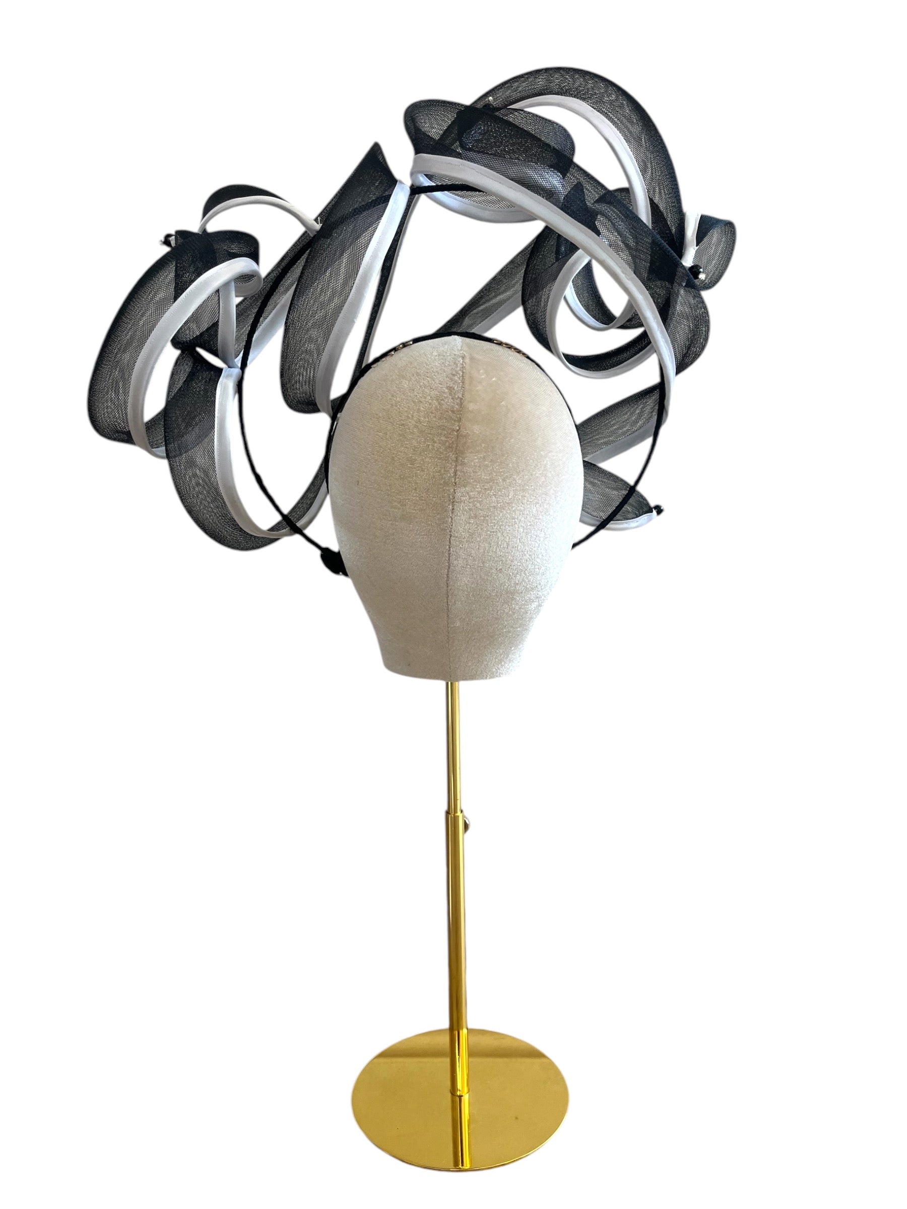 'Calypso' Black & White