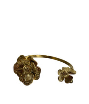 Gold daisy bracelet