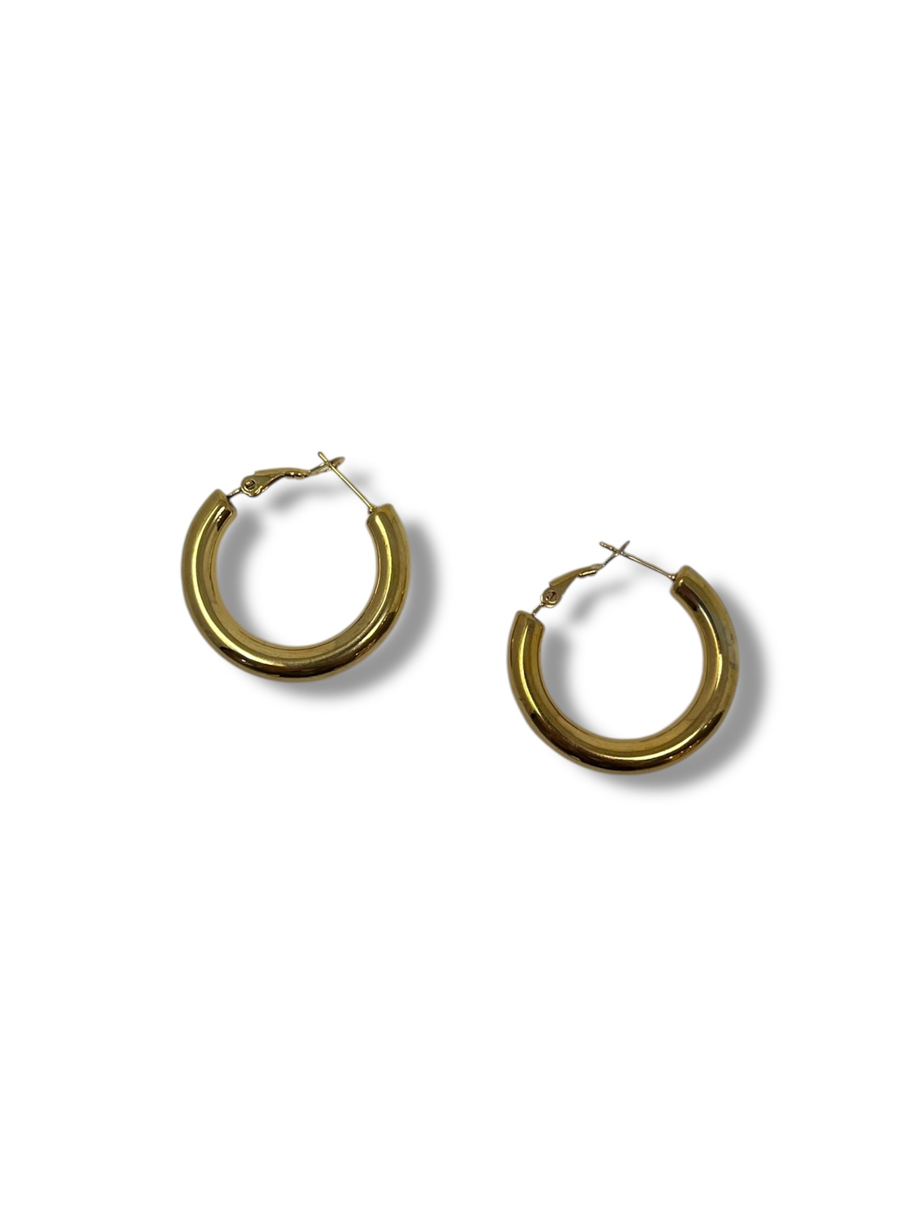 goldsmallhoops_f84d54cd-b0dd-4519-9353-18c9ce866ea8.jpg
