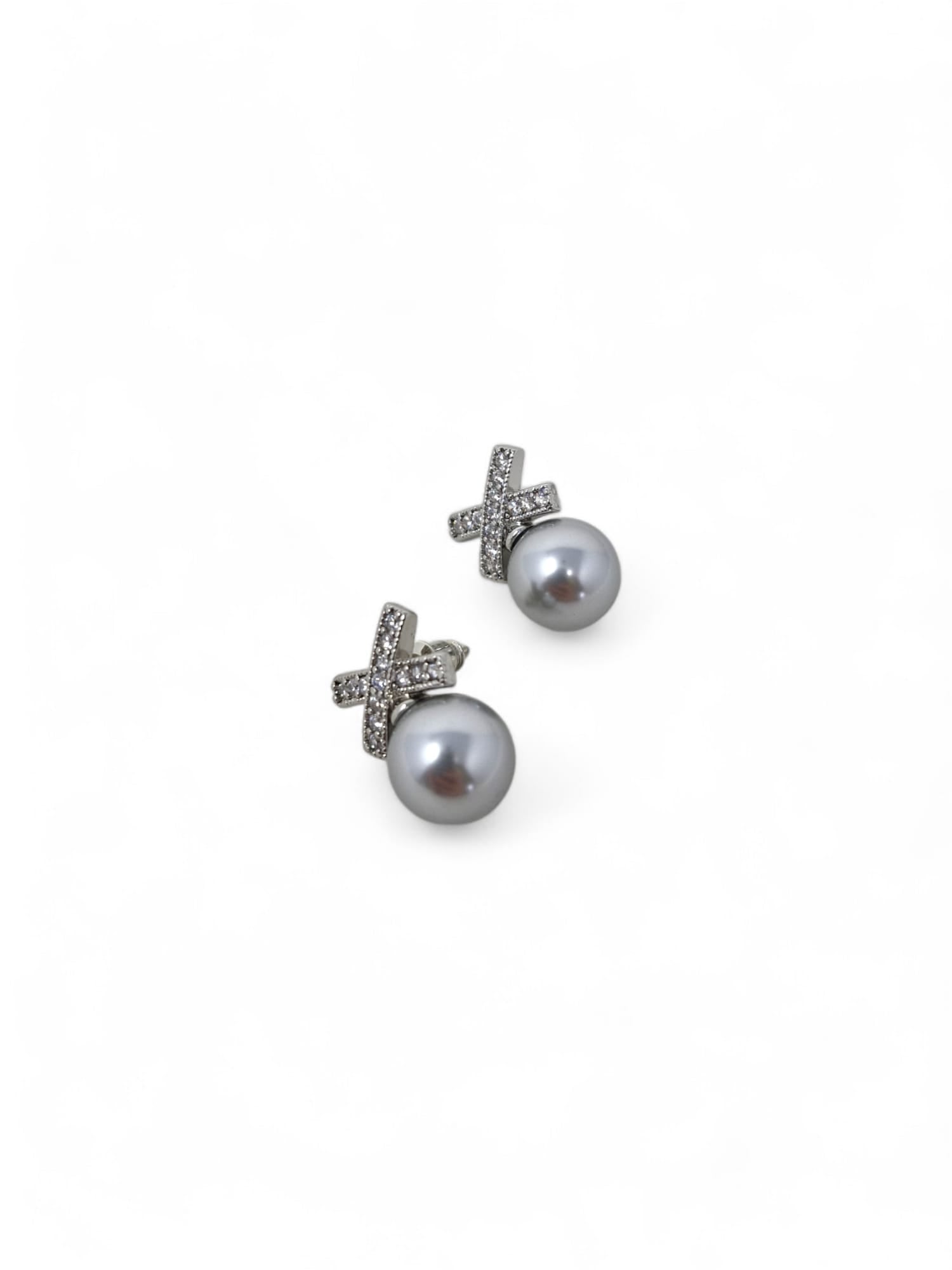 'Diana' Silver Pearl Stud Earrings